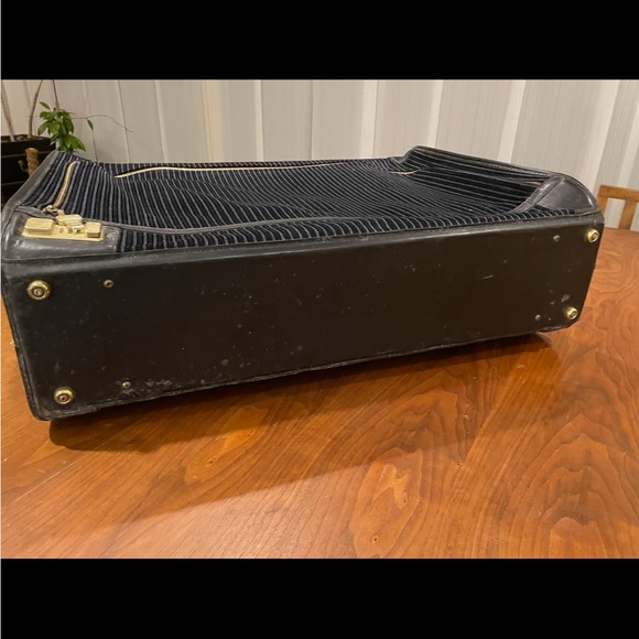 The French Company 1970s Vintage Luxury Luggage - Picture 16 of 16